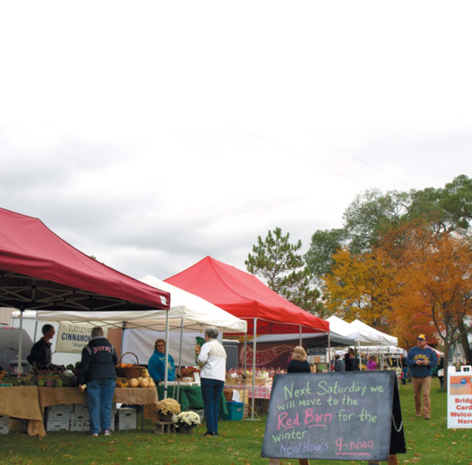 holiday farmers' market stands in grande traverse